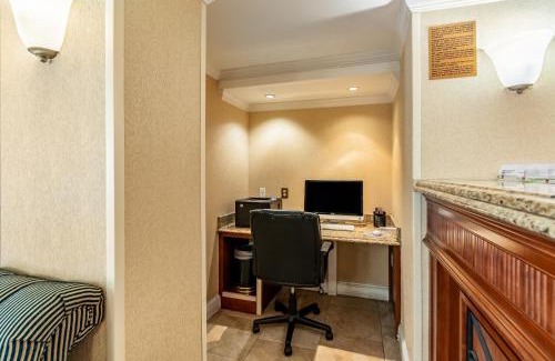Radnor - Fort Myer Heights Hôtel | Red Lion Hotel Rosslyn Iwo Jima