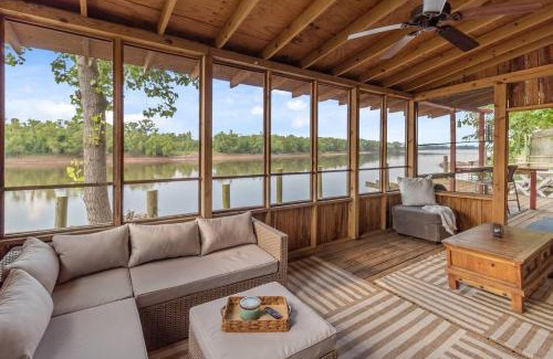 Shreveport Cabine | Red River Lodge With Panoramic River View