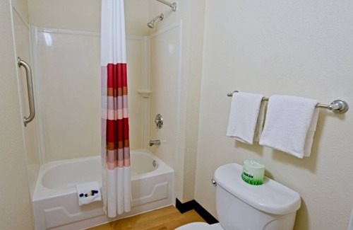 Hurricane Hôtel | Red Roof Inn Charleston West - Hurricane, WV