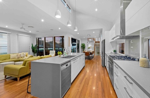 Redcliffe Maison | "Redcliffe CBD family beach house" - Redcliffe Q 4020