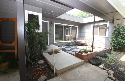 South Bechelli Maison | Redding River House II, Stunning River Location.