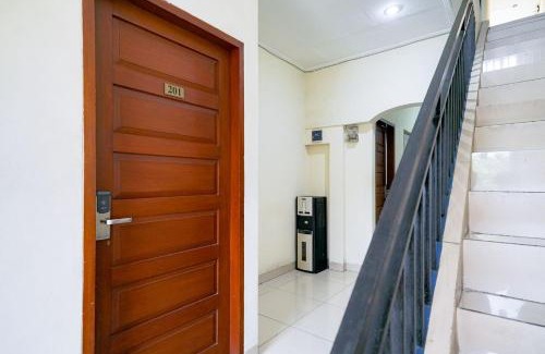 Turangga Hôtel | RedDoorz at Buah Batu 5