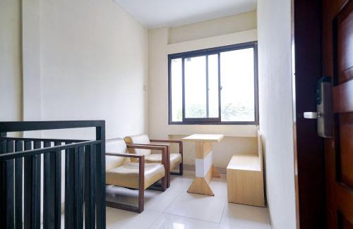 Turangga Hôtel | RedDoorz at Buah Batu 5