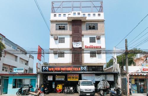 Las Pinas Maison | RedDoorz at CAA Road Las Pinas