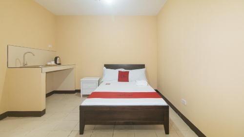 Baclaran Hôtel | RedDoorz at MUBG Apartelle near Baclaran Church