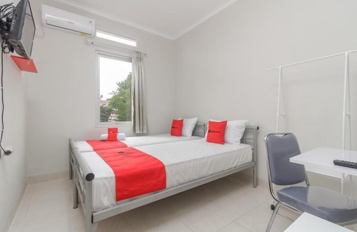 Cipete Selatan Maison | RedDoorz @ Cipete Raya