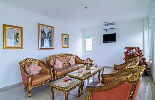 East Jakarta Maison | RedDoorz @ Jatiwaringin