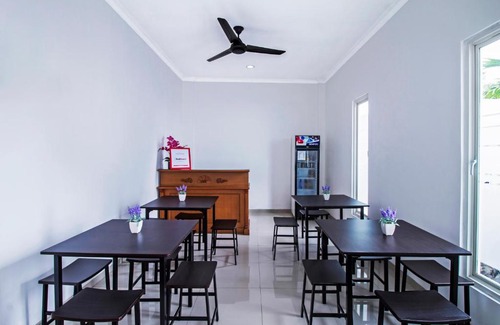 East Jakarta Maison | RedDoorz @ Jatiwaringin