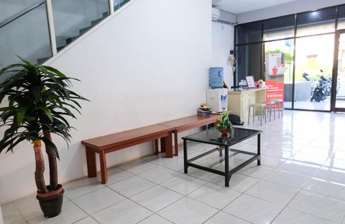West Semarang Maison | RedDoorz near Ahmad Yani Airport 3