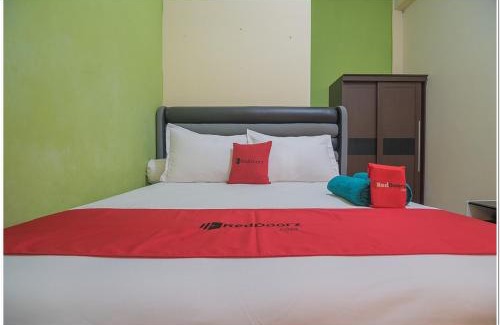 Balikpapan Maison | RedDoorz near Lapangan Tenis Balikpapan