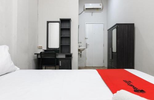 Tangerang Hôtel | RedDoorz near Mandaya Royal Hospital Puri