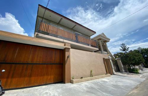 Mojokerto Hôtel | RedDoorz near Mojokerto Train Station