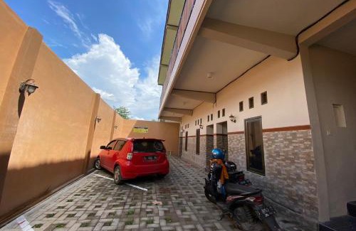 Mojokerto Hôtel | RedDoorz near Mojokerto Train Station