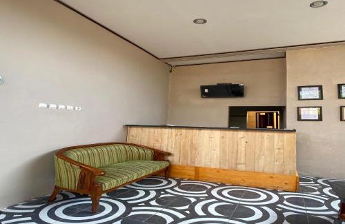Mojokerto Hôtel | RedDoorz near Mojokerto Train Station