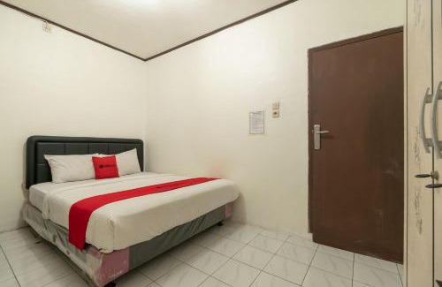 Gandaria-selatan Hôtel | RedDoorz near Pondok Indah Water Park