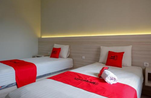 West Semarang Maison | RedDoorz Near PRPP Marina Semarang