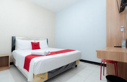 Jakarta Hôtel | RedDoorz near Puri Indah Lippo Mall 2