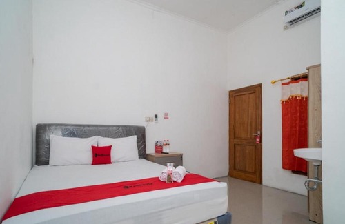 Waru Hôtel | RedDoorz near RS Mitra Keluarga Waru
