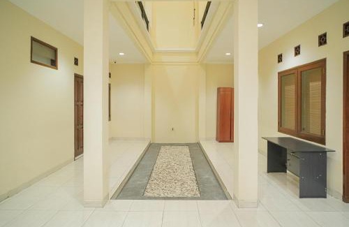 Kemanggisan Hôtel | RedDoorz near RS Patria IKKT