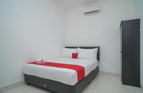Kemanggisan Hôtel | RedDoorz near RS Patria IKKT