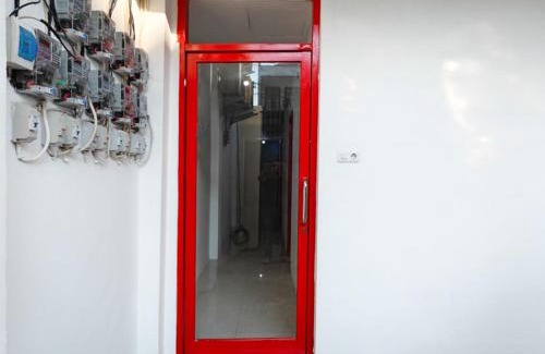 Surabaya Hôtel | RedDoorz near RSUD dr Soewandhie