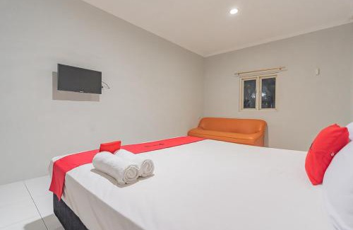 Balikpapan Maison | RedDoorz Plus at Bukit Cinta Street Balikpapan
