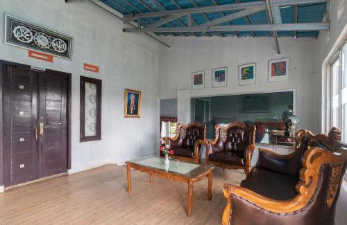 Sukabumi Hôtel | RedDoorz Plus At Grand Yustik Sukabumi