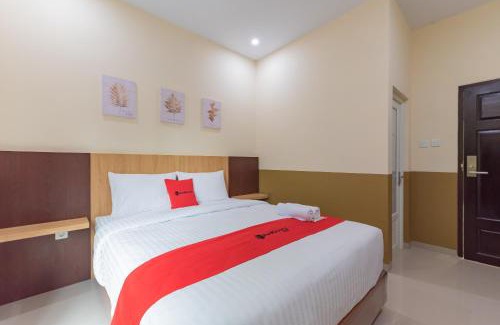 West Cirebon Hôtel | RedDoorz Plus @ La Asiana Guest House