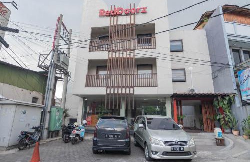 Astana Anyar Maison | RedDoorz Plus near Asia Afrika 3