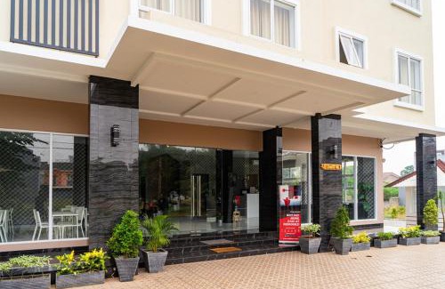 Serpong Maison | RedDoorz Plus near Teras Kota 3