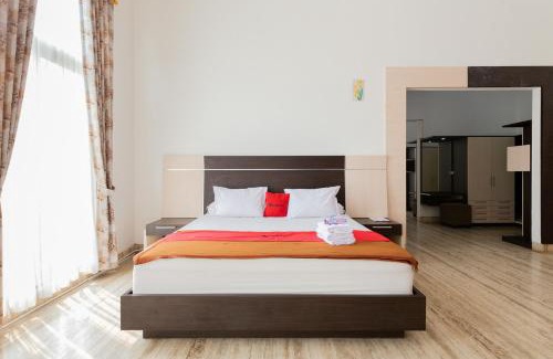 Jakarta Maison | RedDoorz Premium near Stasiun Lenteng Agung