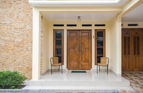 Kalimalang Maison | RedDoorz Syariah near Grand Kota Bintang