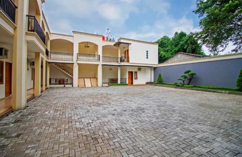 Jakarta Maison | RedDoorz Syariah near Mercu Buana University