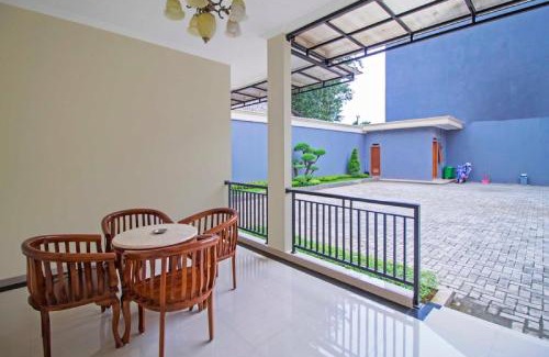 Jakarta Maison | RedDoorz Syariah near Mercu Buana University