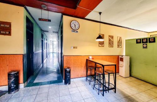 Samarinda Hôtel | RedDoorz Syariah near Pasar Pagi Samarinda