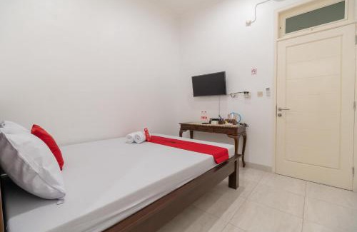 Bekasi Hôtel | RedDoorz Syariah near Summarecon Mall Bekasi
