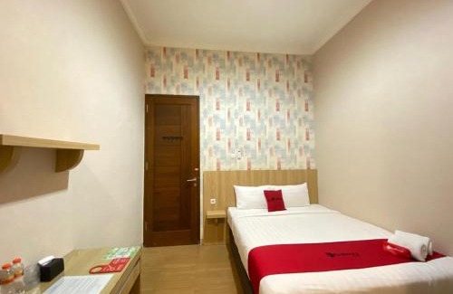 Malang Maison | RedDoorz Syariah near Universitas Negeri Malang
