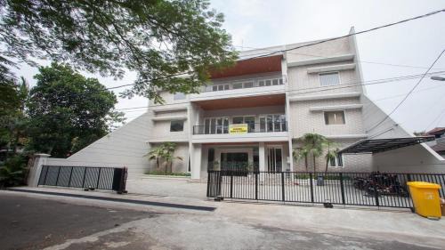 Malang Maison | RedDoorz Syariah near Universitas Negeri Malang