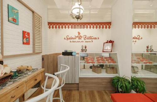 Pancoran Maison | RedDoorz Syariah Plus near Pancoran 2