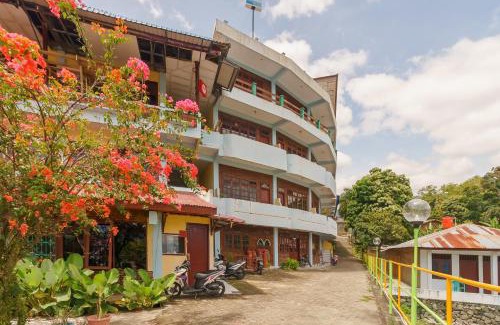 Tuk Tuk Hôtel | RedDoorz @ Tuktuk Danau Toba