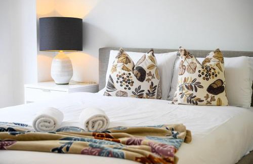 Redfern Appartement | Redfern 2Br Near CBD Shopping Center with Pool & Gym