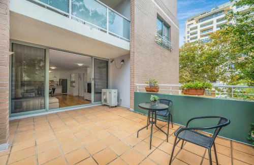 Redfern Appartement | Redfern 2Br Near CBD Shopping Center with Pool & Gym