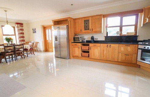 Culdaff Maison | REDFORD VIEW, family friendly in Culdaff, County Donegal