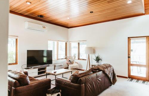 Hartley Maison | Redgate Homestead