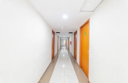 Ciputat Hôtel | RedLiving Apartemen Green Lake View Ciputat - Hanna Property Tower B