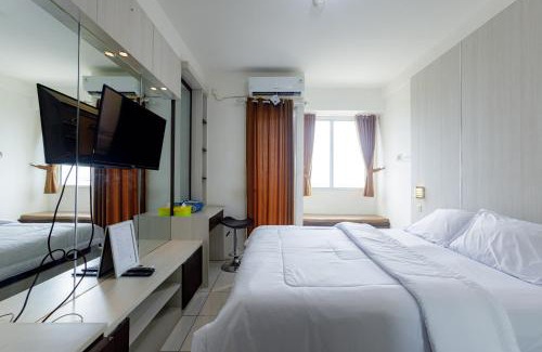 Cikarang Appartement | RedLiving Apartemen Riverview Residence - UV Rooms Tower Mahakam with Netflix