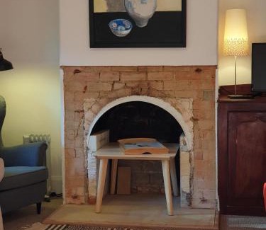 Wandiligong Maison | Redruth - 2 bedroom cottage situated in wandiligong