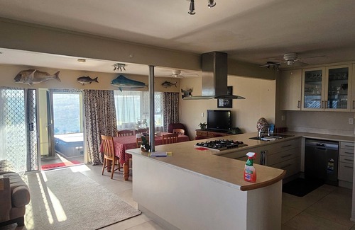 Rotorua Maison | Redwood Spa Hayven, MBT, Spa, Pets Welcome