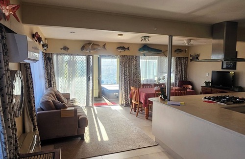 Rotorua Maison | Redwood Spa Hayven, MBT, Spa, Pets Welcome