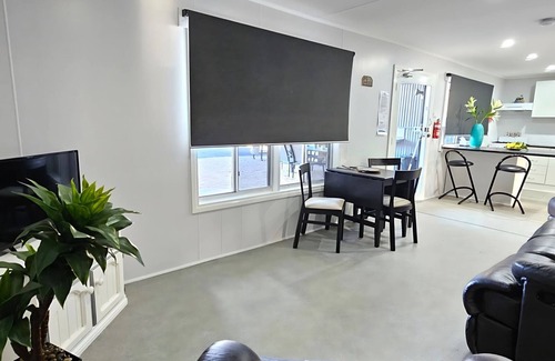 Port Victoria Maison | Reel 'Em Inn, Port Victoria